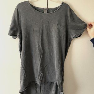 H&M Mens Longer Style Wide Neck Grey T-shirt (Its a M but fits like a L)
